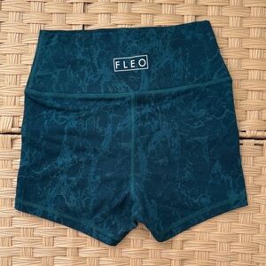 Fleo Women’s High Rise Dark Teal Workout Shorts small